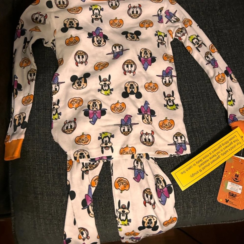 Disney Mickey Mouse and Friends Halloween Pajamas - 2pc sleep set **5T***